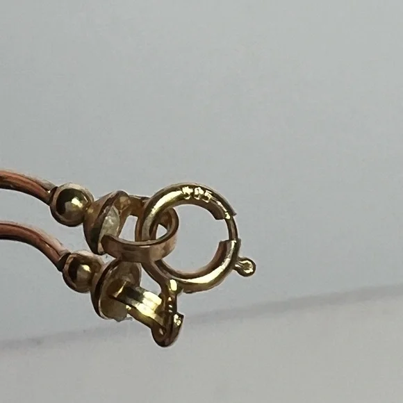 Elegant 14 K Gold and Pearl Necklace and Earring Set - Picture 5 of 6